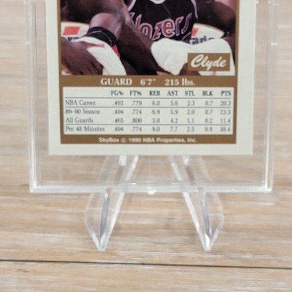 1990 SkyBox Clyde Drexler Autographed Portland Trail Blazers Basketball Signed - Picture 5 of 6